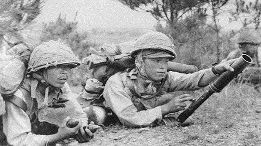 Súng phóng lựu Kiểu 89 của Nhật Bản, có cỡ nòng 50 mm, chiều dài súng 610 mm, trọng lượng 4,7 kg; tầm bắn hiệu quả 60-120m. Súng phóng lựu Kiểu 89 được sản xuất hàng loạt và đưa vào biên chế quân đội Nhật trong thập niên 20. Sau 1945, một số được Quân đội ta thu và sử dụng lại.