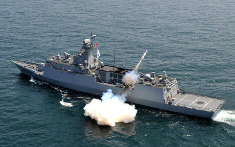 Trong tương lai gần, khi Hải quân Philippin tìm kiếm được các khả năng mới trong tác chiến chống ngầm, tác chiến điện tử, tác chiến phòng không và tác chiến chống tàu mặt nước, nhờ 2 tàu khinh hạm tàng hình lớp Jose Rizal, dài 107,5m, một biến thể của thiết kế tàu khinh hạm HDF-3000 của Tập đoàn HHI.