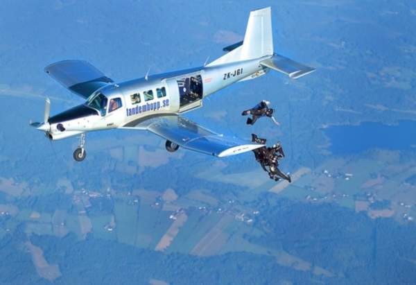 Bình Nhưỡng cũng muốn mua các phương tiện vận tải đường dài, hiện đại như máy bay P-750 XSTOL, cho phép các lực lượng đặc biệt của Triều Tiên vươn xa tới Guam và Okinawa. Hiện cả hai đều sẽ đóng vai trò là căn cứ tiền phương, cho lực lượng Mỹ trong thời chiến.