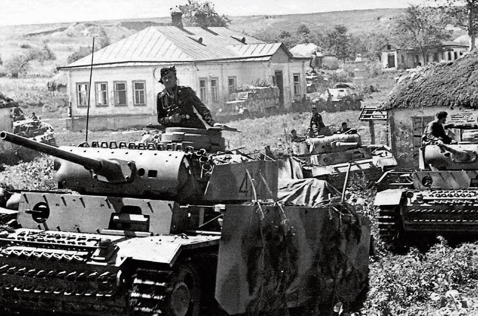 Với sự hỗ trợ của Tập đoàn quân dã chiến 2 và Tập đoàn quân xe tăng 6, quân đội Đức được cho là sẽ đánh bại sườn phía nam của quân đội Liên Xô và kéo dài cuộc chiến thêm vài tháng.