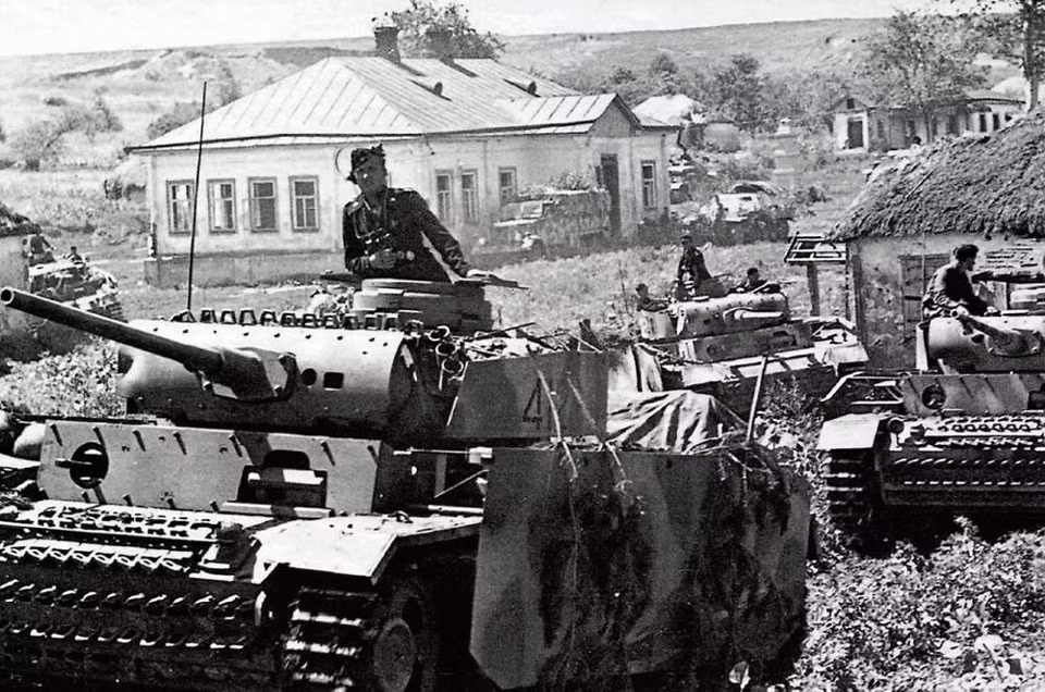 Với sự hỗ trợ của Tập đoàn quân dã chiến 2 và Tập đoàn quân xe tăng 6, quân đội Đức được cho là sẽ đánh bại sườn phía nam của quân đội Liên Xô và kéo dài cuộc chiến thêm vài tháng.