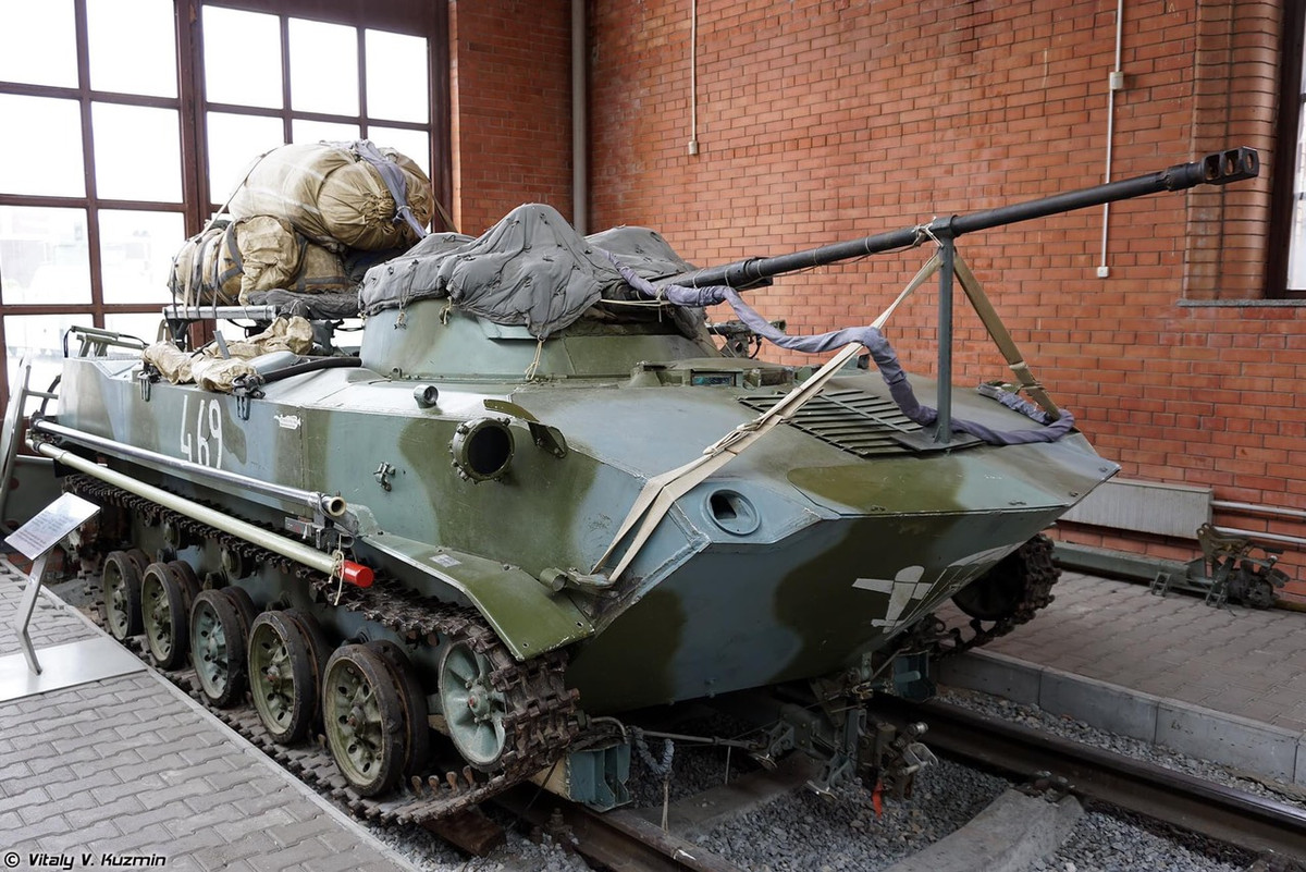 Chiếc xe thiết giáp nhảy dù BMD-2 đời sau cũng dành cho lực lượng nhảy dù có vẻ như có tình trạng khá hơn.