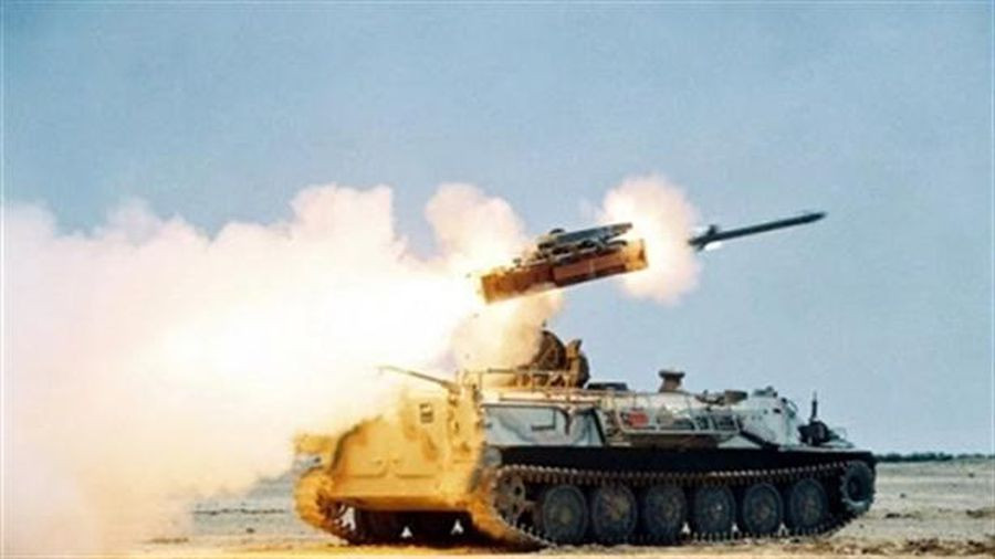 Những tín hiệu này được chuyền theo thời gian thực đến các hệ thống tên lửa phòng không Pantsir-S1 và hệ thống phòng không tầm ngắn Kube. Lực lượng dân quân Donetsk tự xưng cũng có đủ vũ khí để chống lại UAV TB2, như tên lửa phòng không vác vai Strela-10M3.