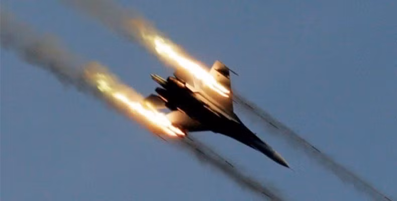 Năm 2016, theo yêu cầu của các lực lượng Iran, các máy bay Su-25 của VVS bắt đầu tấn công hành lang tiếp tế Azaz, chạy từ biên giới Thổ Nhĩ Kỳ đến thành phố Aleppo, một đòn hiểm mà từ đó quân nổi dậy Syria không bao giờ phục hồi được.