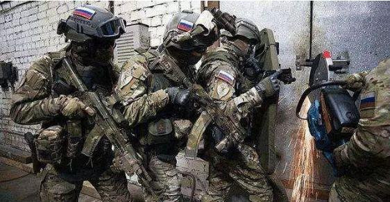 Vậy lực lượng nào tinh nhuệ và thiện chiến hơn, "Alpha" của Nga hay "Delta" từ Mỹ? Nếu cố đánh giá khách quan, tinh nhuệ và thiện chiến, “Delta” có phần nhỉnh hơn. Nhưng nếu các chiến binh của “Alpha” phải chiến đấu tay đôi với “Delta”, thì người Nga sẽ có lợi thế cao hơn. Nguồn: Topwar