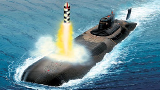 Tàu ngầm lớp Borei là những tàu ngầm mang tên lửa đạn đạo tiên tiến nhất của Nga. Tàu ngầm này có thể mang tối đa 16 tên lửa đạn đạo RMS-56 Bulava, mỗi tên lửa được trang bị từ 6 đến 10 phương tiện tiếp cận độc lập (MIRV), tùy thuộc vào loại đầu đạn hạt nhân. 