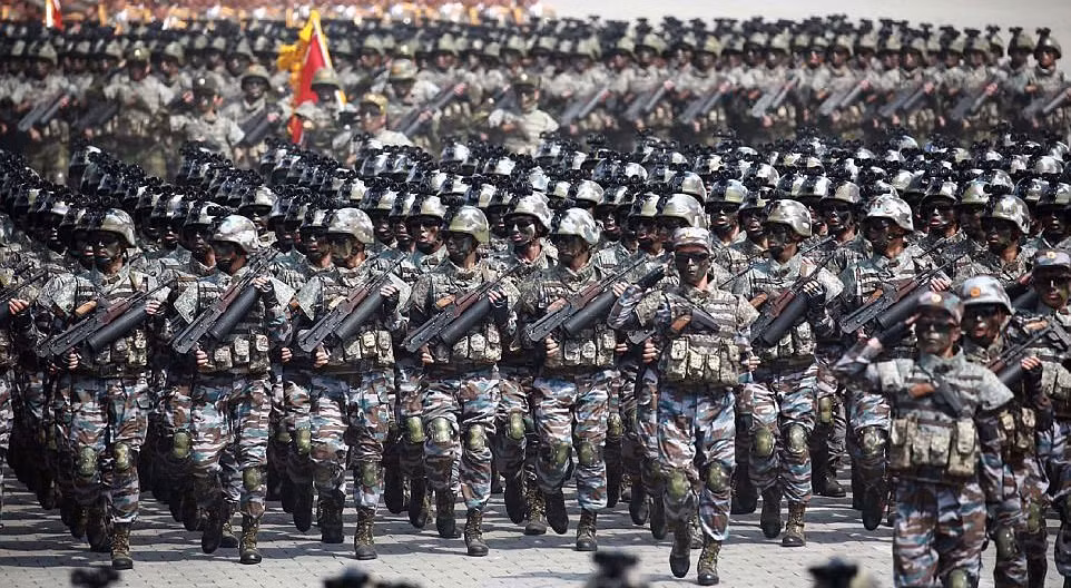 Cho đến nay, quân đội Triều Tiên sở hữu lực lượng đặc biệt đông nhất trên thế giới, với khoảng 180.000 quân nhân đang phục vụ. Năng lực chiến đấu và độ tinh nhuệ của các đơn vị này đã được chứng minh trong cuộc chạm trán với quân đội Hàn Quốc trong vụ xâm nhập Gangneung năm 1996.