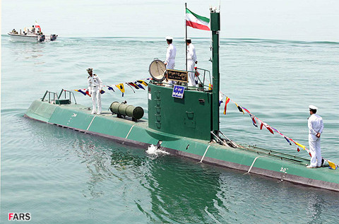 Do đặc điểm màu sắc của vùng biển, vùng nước mà tàu ngầm quốc gia đó hoạt động, cũng như do nhu cầu sử dụng mà một số quốc gia khác như Iran và Israel cũng sơn màu xanh lá cây cho lực lượng tàu ngầm của mình. Tàu ngầm của những quốc gia này chủ yếu hoạt động ở những vùng nước trong, nông và ven biển, trong điều kiện đó, màu xanh lá sẽ giúp nguỵ trang tốt hơn.