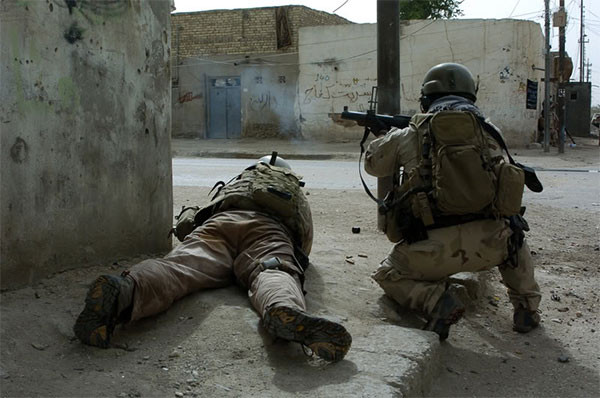 Ở chiến trường Việt Nam, M-79 thường được gọi tên là "cối cá nhân" thay vì gọi tên là "súng phóng lựu". Nhược điểm của M-79 là các viên đạn của nó phải bắn ra khỏi nòng từ 15-30 mét mới có thể nổ, nên trong chiến đấu tầm gần, cá nhân sử dụng M79 phải mang theo vũ khí tự vệ là súng ngắn.