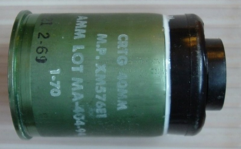 Loại đạn sát thương tầm gần thứ hai là M576, bao gồm 2.700 mảnh đạn chì nhỏ, được đúc và chứa trong vỏ đạn bằng nhựa 40 mm, có vận tốc chậm hơn, nhưng đường đạn ít bị lệch bởi gió, nên mức độ chính xác cao hơn.