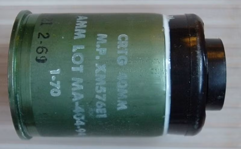 Loại đạn sát thương tầm gần thứ hai là M576, bao gồm 2.700 mảnh đạn chì nhỏ, được đúc và chứa trong vỏ đạn bằng nhựa 40 mm, có vận tốc chậm hơn, nhưng đường đạn ít bị lệch bởi gió, nên mức độ chính xác cao hơn.