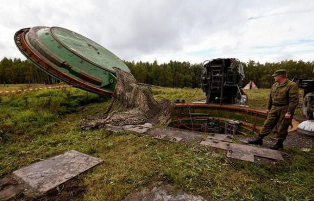 Theo ông Yesin: “Hệ thống chỉ huy Perimeter vẫn đang hoạt động, nó thậm chí đã được cải tiến so với trước. Nhưng hiện nay, Nga chỉ còn lại rất ít loại vũ khí gắn với hệ thống này; vì vậy, Nga chỉ có thể phóng những tên lửa còn sót lại, sau cuộc tấn công phủ đầu của đối phương”.