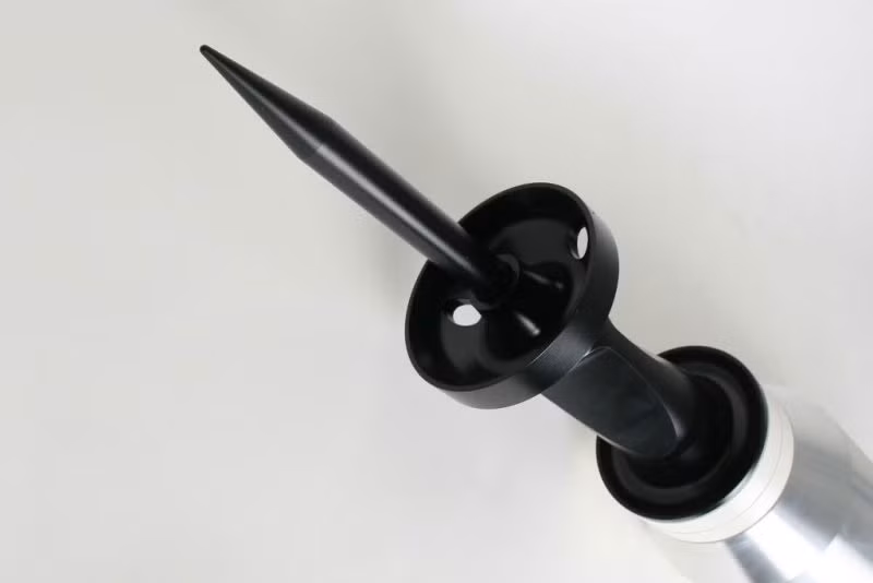 Đức là nhà phát triển đầu tiên của pháo nòng trơn 120mm, được trang bị cho xe tăng Leopard 2 và M1A1 Abrams. Sau đó, người Đức tiếp tục phát triển một loạt đạn tiên tiến cho các loại xe tăng này. Không giống như Nga và Mỹ, tất cả lõi đạn pháo tăng của Đức đều được làm bằng vonfram, vì uranium được cho là quá nguy hiểm cho người sử dụng.