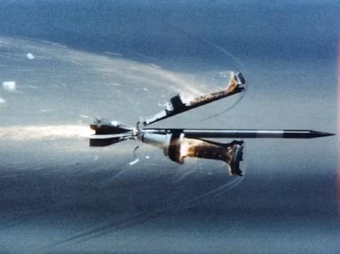 Theo nhiều dữ liệu khác nhau, Svinets-1 có khả năng xuyên thủng từ 700 đến 740mm lớp thép cán đồng nhất (RHA) ở khoảng cách 2km; trong khi Svinets-2 có thể xuyên thủng từ 800 đến 830mm ở cùng khoảng cách.