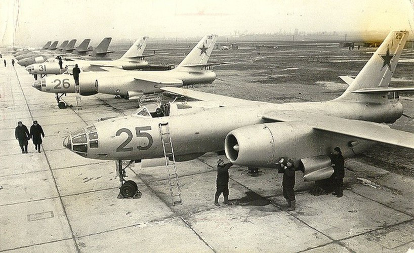Sáng 9/3/1984, biên đội 8 máy bay ném bom An-26, 7 chiếc mang bom trực tiếp đánh phá mục tiêu, chiếc thứ 8 chuyển tiếp liên lạc trên không, của trung đoàn 918 do trung đoàn trưởng Nguyễn Xuân Hiển trực tiếp chỉ huy đã cất cánh từ Tân Sơn Nhất đến mục tiêu, thả bom diệt gọn căn cứ Fulro.
