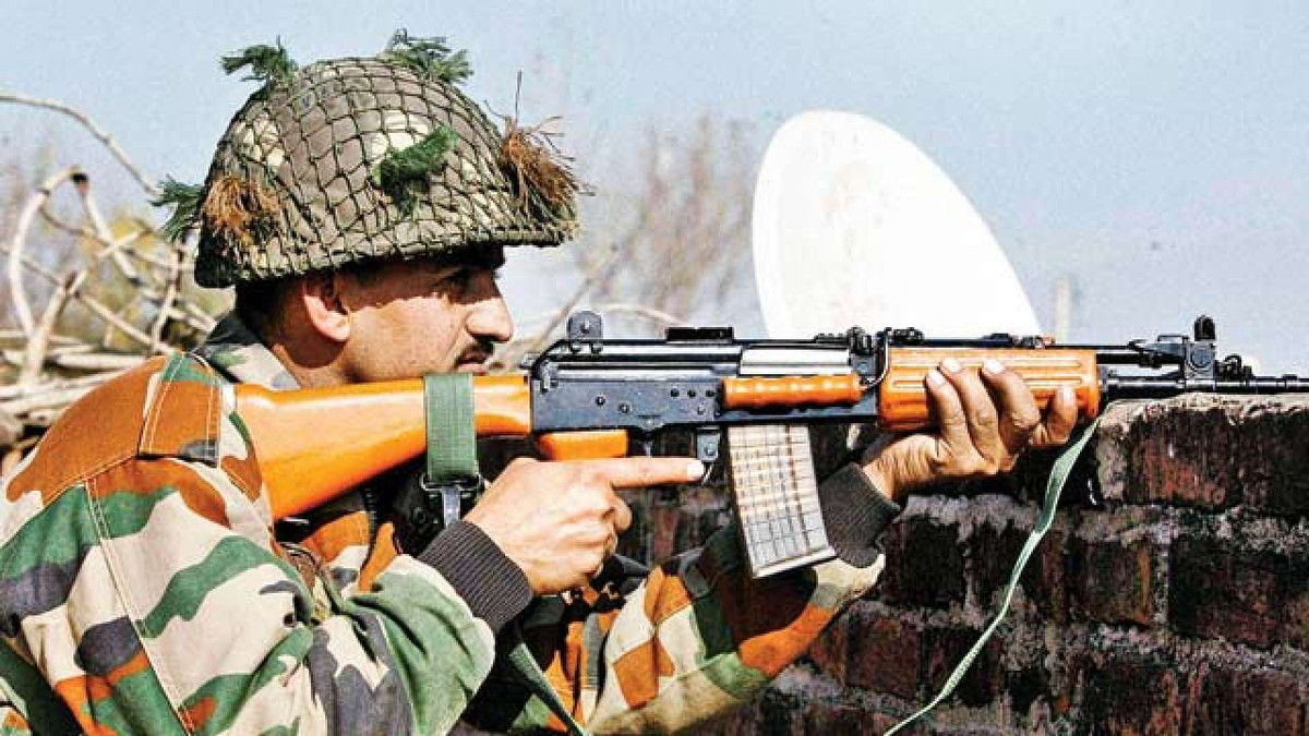 Hiện nay, quân đội Ấn Độ chủ yếu sử dụng súng trường tấn công 5,56 mm INSAS do Ấn Độ tự phát triển; mặc dù chúng có hình dáng bên ngoài giống với AK-47, nhưng có tính năng rất kém, thiết kế không phù hợp cho một cuộc chiến trong tương lai.