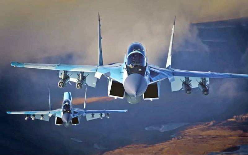 Còn Không quân Nga, cũng đến lúc phải thay thế số MiG-29 đã cũ của họ, bằng một máy bay chiến đấu cỡ trung khác. Tuy nhiên, người ta không biết liệu việc thay thế số MiG-29 bằng MiG-35 có theo tỷ lệ 1:1 hay không? Do gần đây Sukhoi tuyên bố chế tạo Su-57 hạng nhẹ, một động cơ.