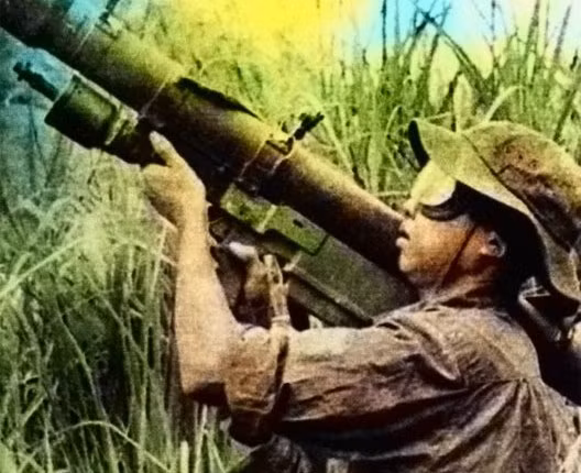 Sau vài tháng được trực tiếp huấn luyện cấp tốc, bởi các chuyên gia Liên Xô, những người lính của Tiểu đoàn 172 hành quân vượt Trường Sơn; ngay sau khi đặt chân đến chiến trường, những người lính tên lửa A-72 đã trở thành nỗi "kinh hoàng" của không quân đối phương.