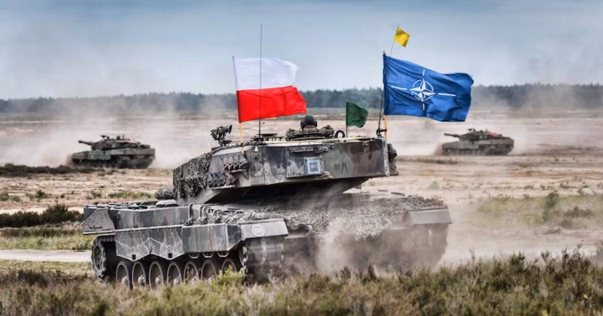 Một tiền lệ khác là Ba Lan, quốc gia được Liên Xô cung cấp dây chuyền sản xuất T-72. Nhưng sau khi Liên Xô sụp đổ nước này chỉ sản xuất và nâng cấp được một số đơn vị, sau đó Ba Lan đã tìm đến Hàn Quốc, Đức và Mỹ để nhập khẩu xe tăng.