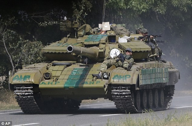 Tuy nhiên do quy mô quốc phòng của Ukraine nhỏ hơn nhiều so với Nga và các lực lượng vũ trang của nước này cũng không triển khai T-84 trong vai trò chiến đấu, vì vậy hiện quân đội Ukraine chỉ trang bị số lượng rất nhỏ xe tăng T-84.