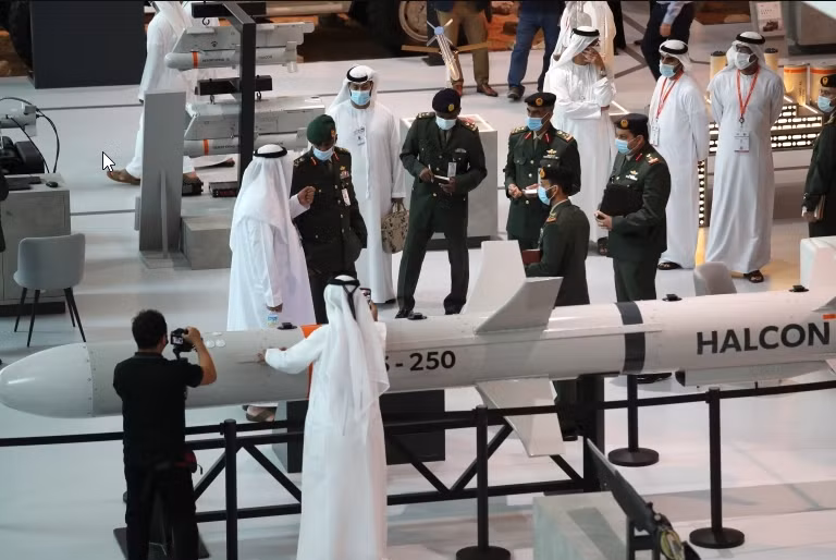 Từ quan điểm ngoại hình, nó có những nét tương đồng với tên lửa chống hạm Harpoon của Mỹ và Exocet của Pháp. Như vậy, về bố cục tổng thể, HAS-250 sử dụng triệt để thành tựu công nghệ của ''người tiền nhiệm'', không có yếu tố "nguyên bản".