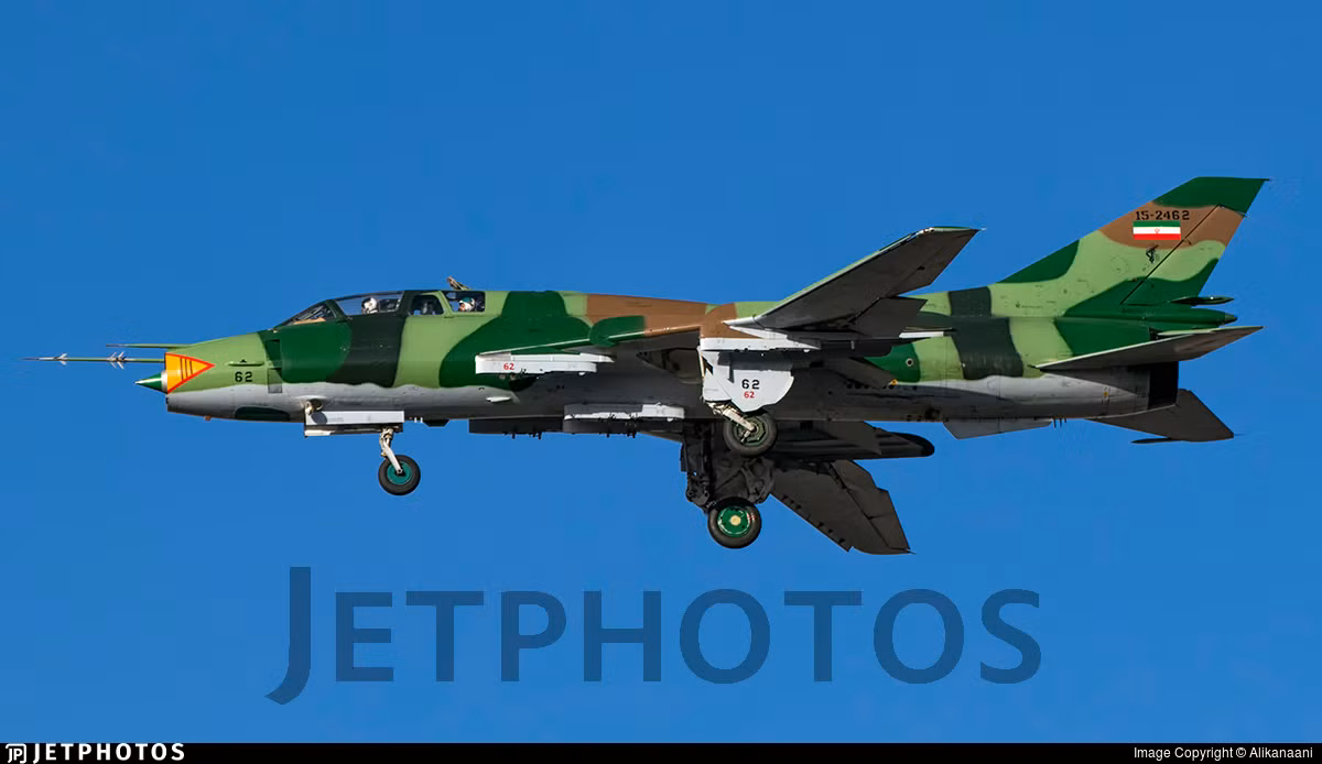 Các phi công lái Su-24 của Iran, những người đã thực hiện một số khóa huấn luyện bay ban đầu trên máy bay mô phỏng Su-20 ở Liên Xô, đã được giao nhiệm vụ bay thử Su-22, nhưng kết quả không khả quan, khi những chiếc Su-22 “chao đảo” khi bay.