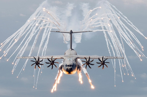 Phòng Thí nghiệm Không quân Mỹ đang phát triển một thiết bị, kết hợp nhiều cảm biến cùng với nhiều thiết bị gây nhiễu khác nhau, có nhiệm vụ phát hiện tên lửa đang bay đến và phân tích, nhận diện và đánh chặn bằng cách gây nhiễu phù hợp.