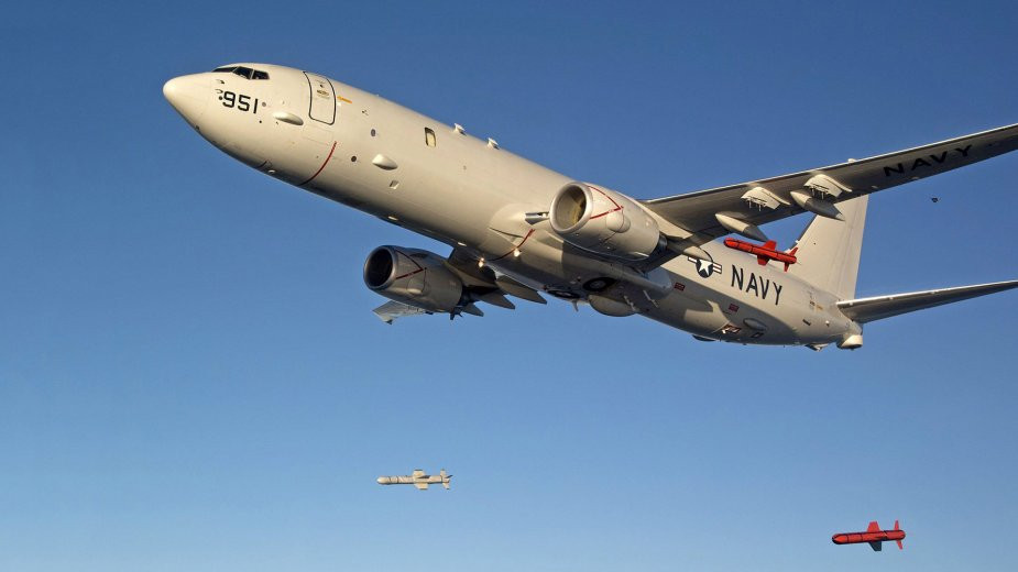 Tên lửa chống hạm Harpoon và các thiết bị điều khiển phóng của nó, cung cấp khả năng tấn công tầm xa; phương tiện phóng có thể phóng tên lửa ở ngoài tầm hoạt động của nhiều hệ thống tên lửa phòng không của tàu đối phương.