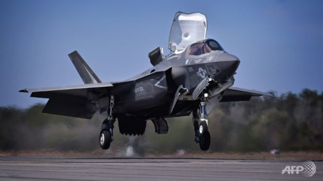 Chương trình F-35 đã thực hiện một số cải tiến về độ tin cậy trong năm 2020, nhưng vẫn không đáp ứng được các yêu cầu bảo dưỡng và xuất kích. Khi máy bay không thể bay thường xuyên để được huấn luyện đầy đủ, có thể dẫn đến việc giảm kỹ năng của phi công, gia tăng tai nạn thời bình và giảm hiệu quả trong chiến đấu.