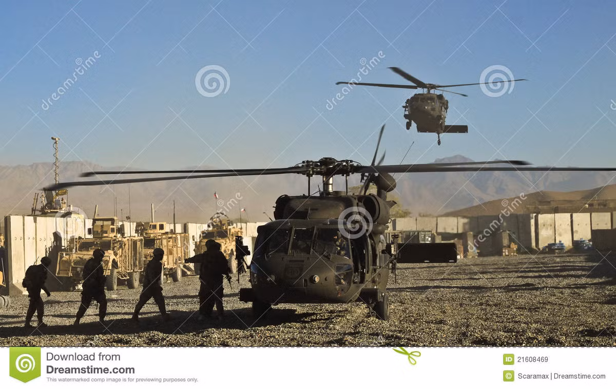 Do vậy lực lượng ĐBĐK của Quân đội Mỹ phần lớn bằng trực thăng; Quân đội Mỹ đã phát triển nhiều loại trực thăng phục vụ cho nhiệm vụ đổ bộ như UH-1, CH-47, CH-53…có khả năng đổ bộ từ 1 tiểu đội đến cả trung đội. Chiều sâu đổ bộ có thể đến 150 km.