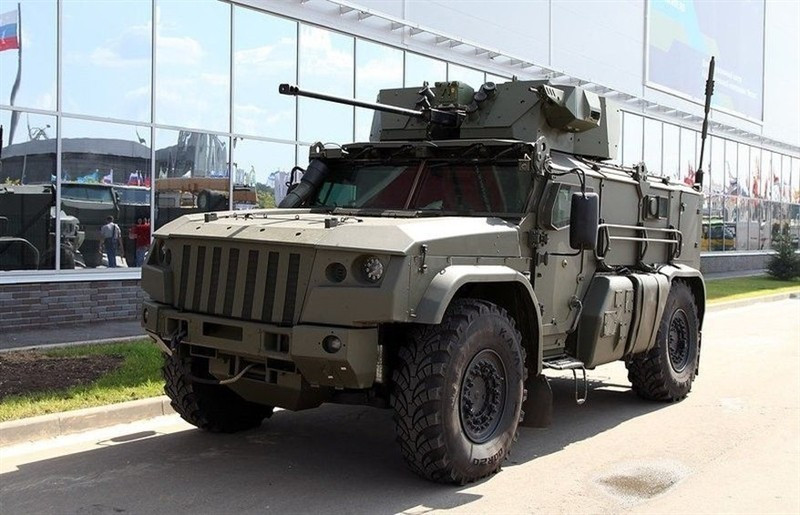 Tổng công trình sư của thiết giáp Typhoon-VDV là ông Igor Zarakhovich, người của công ty Remdizel, nơi chế tạo ra chiếc xe bọc thép này thông báo, chiếc Typhoon-VDV, đã được trang bị một mô-đun chiến đấu hiện đại, với một khẩu pháo 30 mm hoàn toàn mới.