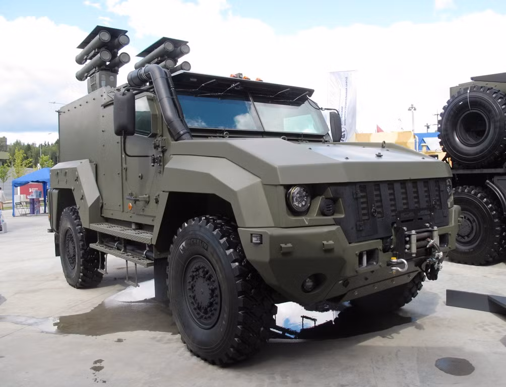 Công ty cổ phần Remdizel tham gia sản xuất thiết bị quân sự, chủ yếu được cung cấp cho Lực lượng vũ trang Liên bang Nga với những chiếc xe bọc thép thuộc dòng Typhoon với nhiều phiên bản khác nhau. Năm 2020, Quân đội Nga đã nhận 250 phương tiện chiến đấu từ doanh nghiệp này. Nguồn ảnh: Warzone.