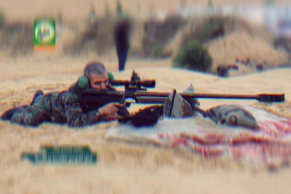 Khẩu HS 50 trở lên phổ biến tại khu vực Trung Đông, do khu vực này thường xuyên xảy ra chiến sự; bên cạnh đó, với tầm bắn và khả năng xuyên phá của một khẩu súng bắn tỉa hạng nặng, người sử dụng HS 50 cũng không phải thường xuyên di chuyển, nên chiều dài và trọng lượng của nó không phải là vấn đề đáng lo ngại.