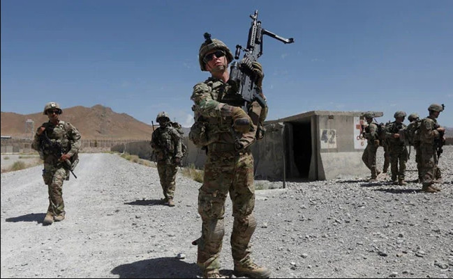 Việc Quân đội Mỹ rút khỏi Afghanistan đã đặt ra câu hỏi, liệu một đội quân du kích, nhưng có mục tiêu, lý tưởng; có thể đánh bại một đối thủ trang bị vũ khí công nghệ cao trong thời đại ngày nay hay không?