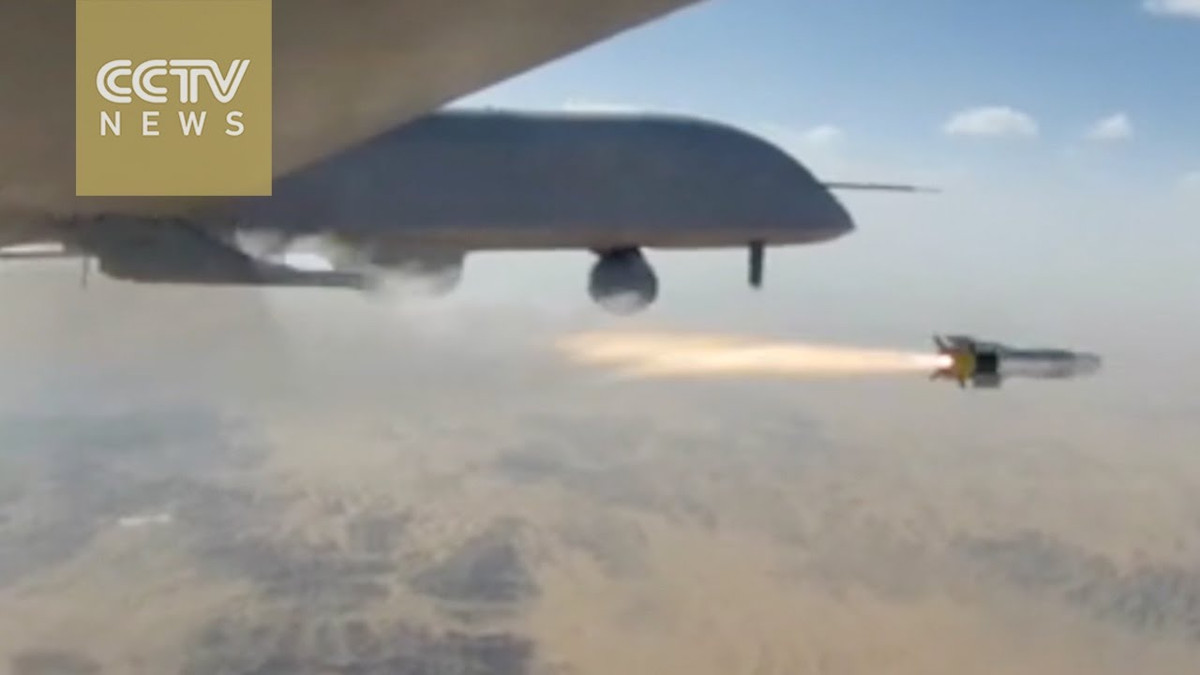 Ai Cập, Ả Rập Xê-út, Các Tiểu vương quốc Ả Rập Thống nhất và Iraq đều đã mua phiên bản vũ trang của UAV CH-4B và loại này đã được sử dụng rộng rãi trong các chiến dịch ở Yemen và chống lại các lực lượng của Nhà nước Hồi giáo tự xưng IS ở Iraq.