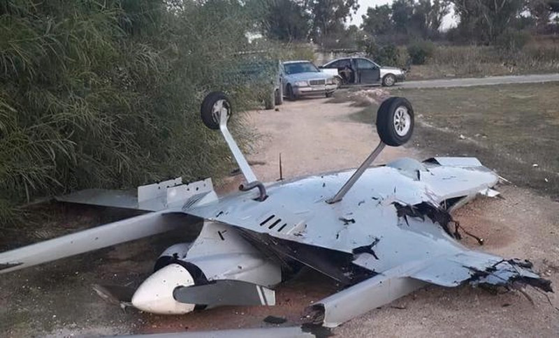 Nhưng trên thực tế, UAV có phải là vũ khí “bất bại”? hoặc chí ít là loại vũ khí “phi đối xứng” hiệu quả. Trên thực tế, UAV chỉ có thể phát huy tác dụng, khi tham chiến với một lực lượng có khả năng phòng không yếu. Còn với những quốc gia có khả năng phòng không mạnh, UAV không hề phát huy tác dụng.