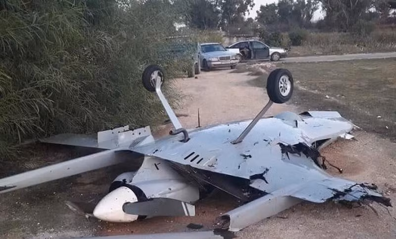 Nhưng trên thực tế, UAV có phải là vũ khí “bất bại”? hoặc chí ít là loại vũ khí “phi đối xứng” hiệu quả. Trên thực tế, UAV chỉ có thể phát huy tác dụng, khi tham chiến với một lực lượng có khả năng phòng không yếu. Còn với những quốc gia có khả năng phòng không mạnh, UAV không hề phát huy tác dụng.