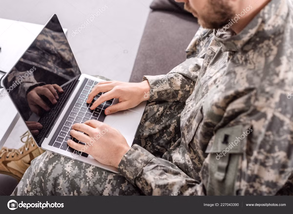 Đứng đầu danh sách cần tuyển quân nhân Mỹ xuất ngũ là dịch vụ công nghệ. Ngành nghề này tham gia vào công việc chuyên môn cao, thường đòi hỏi nhiều đào tạo chuyên môn, giáo dục hoặc chứng chỉ.