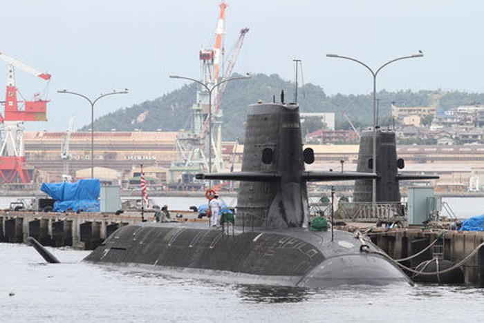 Nhật Bản có thể thuyết phục Mỹ chia sẻ công nghệ tàu ngầm, tên lửa và đầu đạn với mình theo cách Mỹ làm với Anh. Trong số ba phương tiện răn đe, bản chất phòng thủ của biện pháp răn đe trên biển, có lẽ là phương án mà Mỹ đồng ý giúp đỡ nhất.