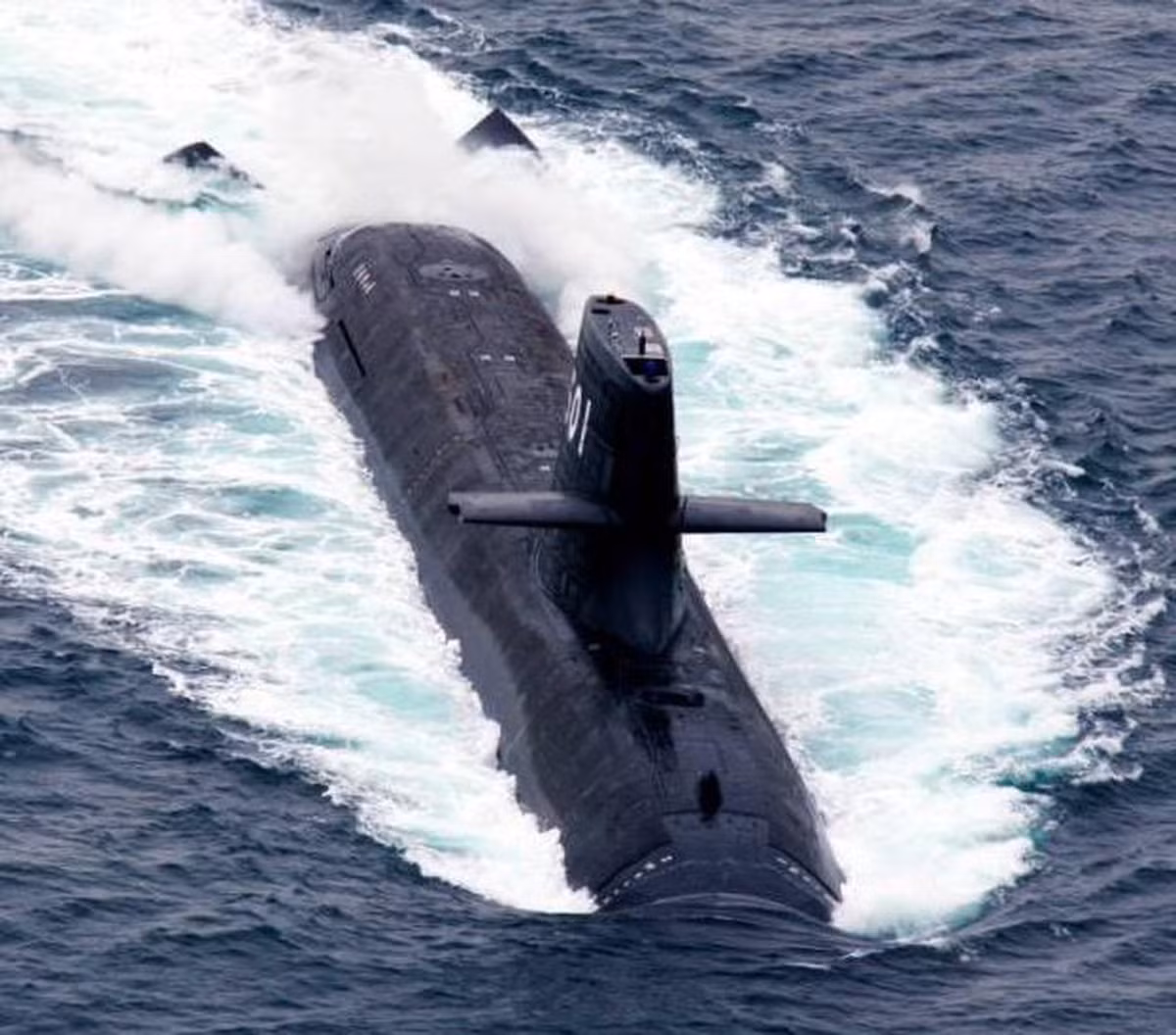 Tuy nhiên cũng có một số hạn chế đó là các tàu ngầm mang tên lửa đạn đạo, sẽ khó giữ liên lạc hơn trong thời kỳ xảy ra khủng hoảng. Cuối cùng, nếu chỉ có hai trong số năm tàu ngầm đi tuần tra, thì sẽ chỉ có 128 đầu đạn sẵn sàng chiến đấu.