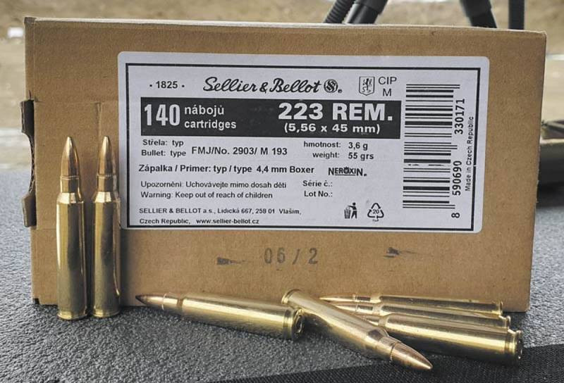 Cuối cùng, toàn bộ quân đội Mỹ đã chuyển sang loại đạn 5,56x45 mm. Sự lựa chọn đã quá rõ ràng, khi loại đạn mới nhẹ hơn đáng kể so với đạn trước đó, cho phép binh sĩ mang theo nhiều đạn hơn, và cũng thuận lợi cho các vấn đề tiếp tế. Khối lượng của đầu đạn 5,56x45 mm là khoảng 12 gram, gần bằng một nửa đầu đạn 7,62x51 mm.