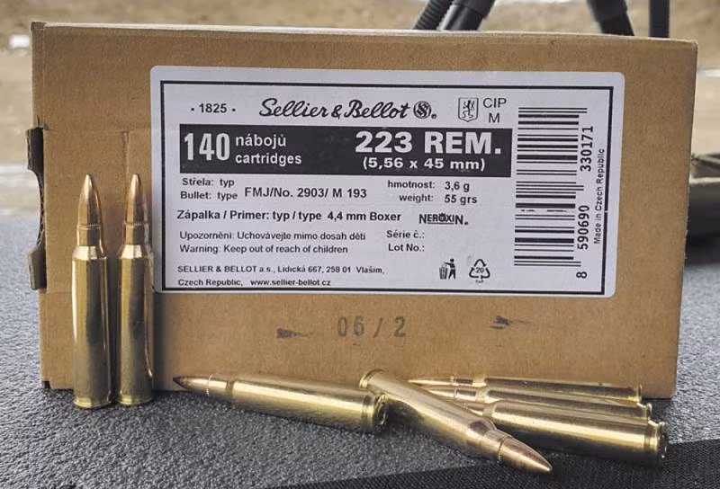 Cuối cùng, toàn bộ quân đội Mỹ đã chuyển sang loại đạn 5,56x45 mm. Sự lựa chọn đã quá rõ ràng, khi loại đạn mới nhẹ hơn đáng kể so với đạn trước đó, cho phép binh sĩ mang theo nhiều đạn hơn, và cũng thuận lợi cho các vấn đề tiếp tế. Khối lượng của đầu đạn 5,56x45 mm là khoảng 12 gram, gần bằng một nửa đầu đạn 7,62x51 mm.