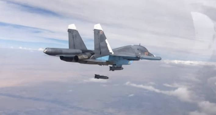 Tập đoàn KTRV cho biết, họ đang thử nghiệm một số phiên bản bom thông minh KAB triển vọng hơn, trong đó có KAB-250-LG-E, được thiết kế để phá hủy thiết bị quân sự, cơ sở hạ tầng mặt đất. Nó được thả đơn lẻ hoặc một loạt từ máy bay được trang bị hệ thống chiếu sáng mục tiêu bằng laser, bao gồm Su-57, Su-34,... 