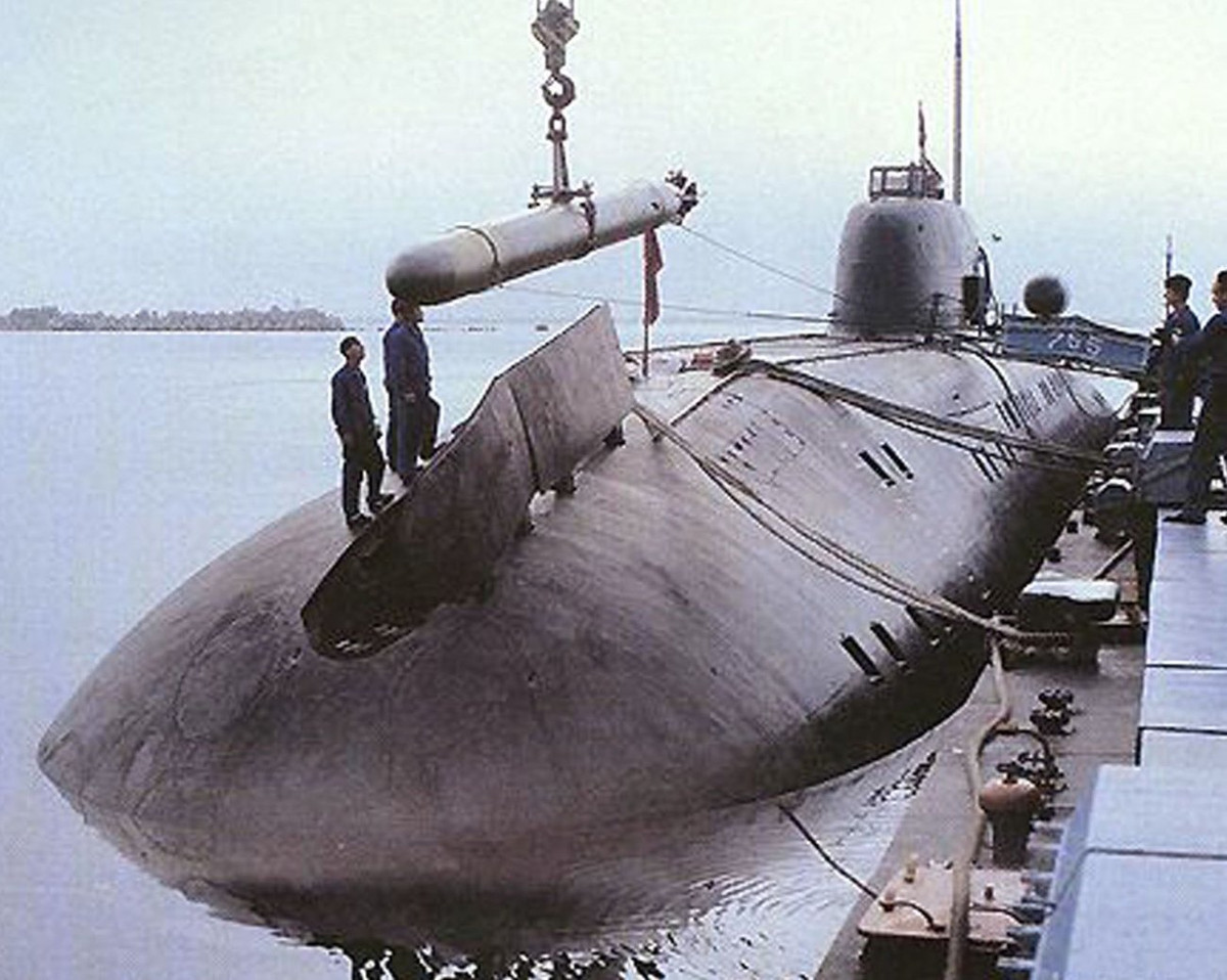 Trong thời kỳ hậu Xô Viết, Hải quân Nga tập trung vào việc duy trì những chiếc Oscar được kế thừa từ thời Liên Xô. Những chiếc tàu ngầm Oscar tiếp tục phủ bóng đen lên hàng không mẫu hạm Mỹ trong suốt những năm 1990.