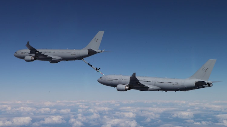 Mặc dù Không quân Australia có 7 máy bay tiếp dầu KC-30, có khả năng hoạt động cao; nhưng ngay cả khi cả bảy máy bay tiếp dầu được điều động cùng một lúc, chúng cũng chỉ có thể đảm bảo được cho một số máy bay chiến đấu, trong các nhiệm vụ đường dài.
