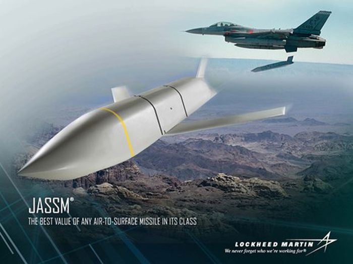 Tên lửa chống hạm mới có nguồn gốc từ tên lửa hành trình JASSM, có tốc độ siêu thanh, do Australia và Mỹ cùng phát triển. Ngoài ra ba tàu khu trục lớp Hobart của Hải quân Australia, cũng sẽ được trang bị tên lửa hành trình Tomahawk của Mỹ.