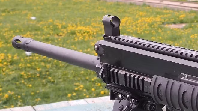 Khẩu súng máy OC-128 đã được bắn trình diễn với phóng viên của tờ Russia Beyond tại một trường bắn tư nhân bên ngoài Moscow vào đầu tháng 9/2021. Hiện tại, OC-128 đang được đưa vào thử nghiệm của Bộ Quốc phòng Nga, nên vẫn trong vòng “tuyệt mật”; nhưng phóng viên Russia Beyond đã có những nô tả về loại vũ khí mới này. 