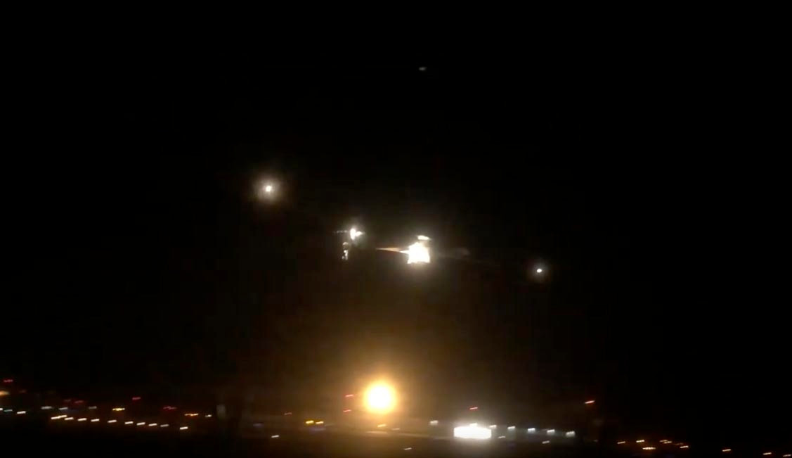 Trước sự nguy hiểm của các loại nhiệm vụ này, chẳng hạn như bay vào khu vực hỏa lực phòng không dày đặc, hoặc đối mặt với các máy bay đánh chặn trên không cũng như gây nhiễu điện tử nặng…của đối phương, là những tình huống mà phi công B-2 phải sẵn sàng đối phó.