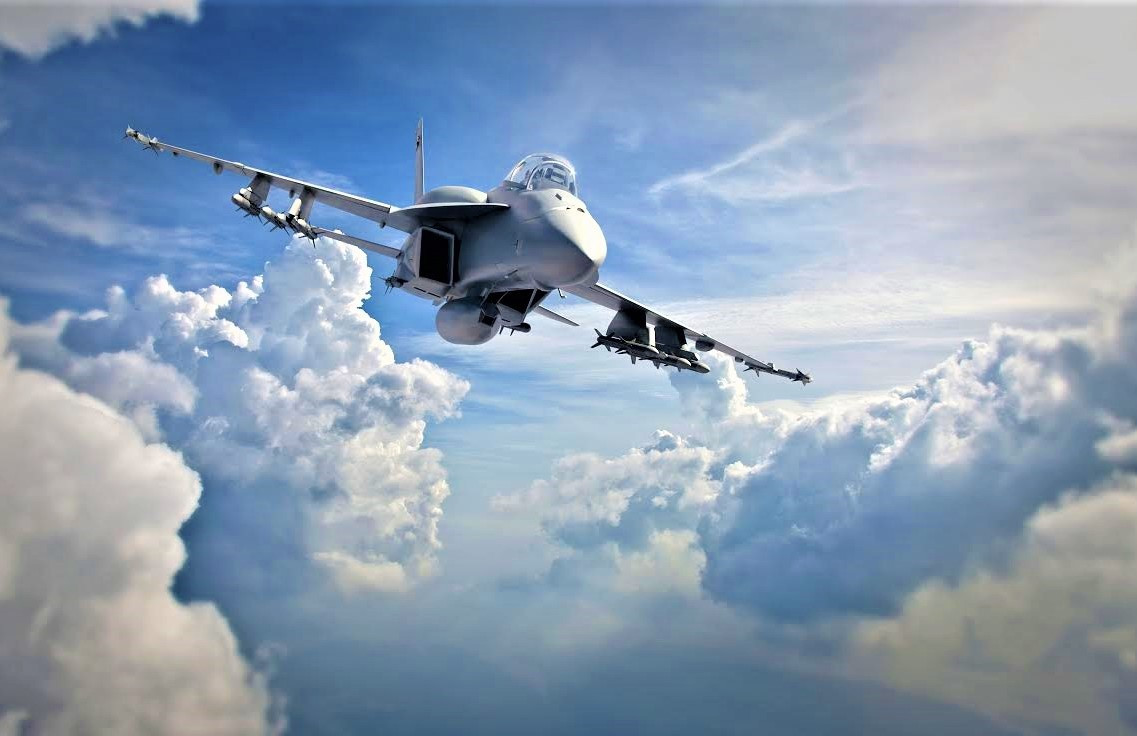 Theo thông tin của Boeing, thùng nhiên liệu hợp quy của F/A-18E/F Block III, có sức chứa tổng cộng 1,5 tấn nhiên liệu, giúp tăng thêm tầm bay khoảng 190 km cho máy bay. Mặc dù tầm này vẫn còn ngắn hơn nhiều so với tầm bay của A-6 trước kia, nhưng vẫn tốt hơn là không có gì.