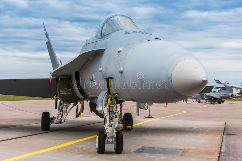 Những tiền đồn này có thể biến thành các căn cứ có thể được tiếp nhiên liệu, vũ khí. TQLC Mỹ có kế hoạch sử dụng máy bay chiến đấu tàng hình F-35C của họ, để thực hiện các nhiệm vụ tấn công tầm xa lên đến 4.000 km bằng cách kết hợp tiếp nhiên liệu trên không và tiếp nhiên liệu trên đảo.